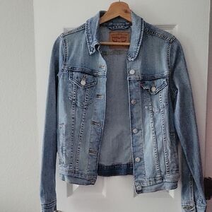 Levi's Women's Light Blue Jean Jacket